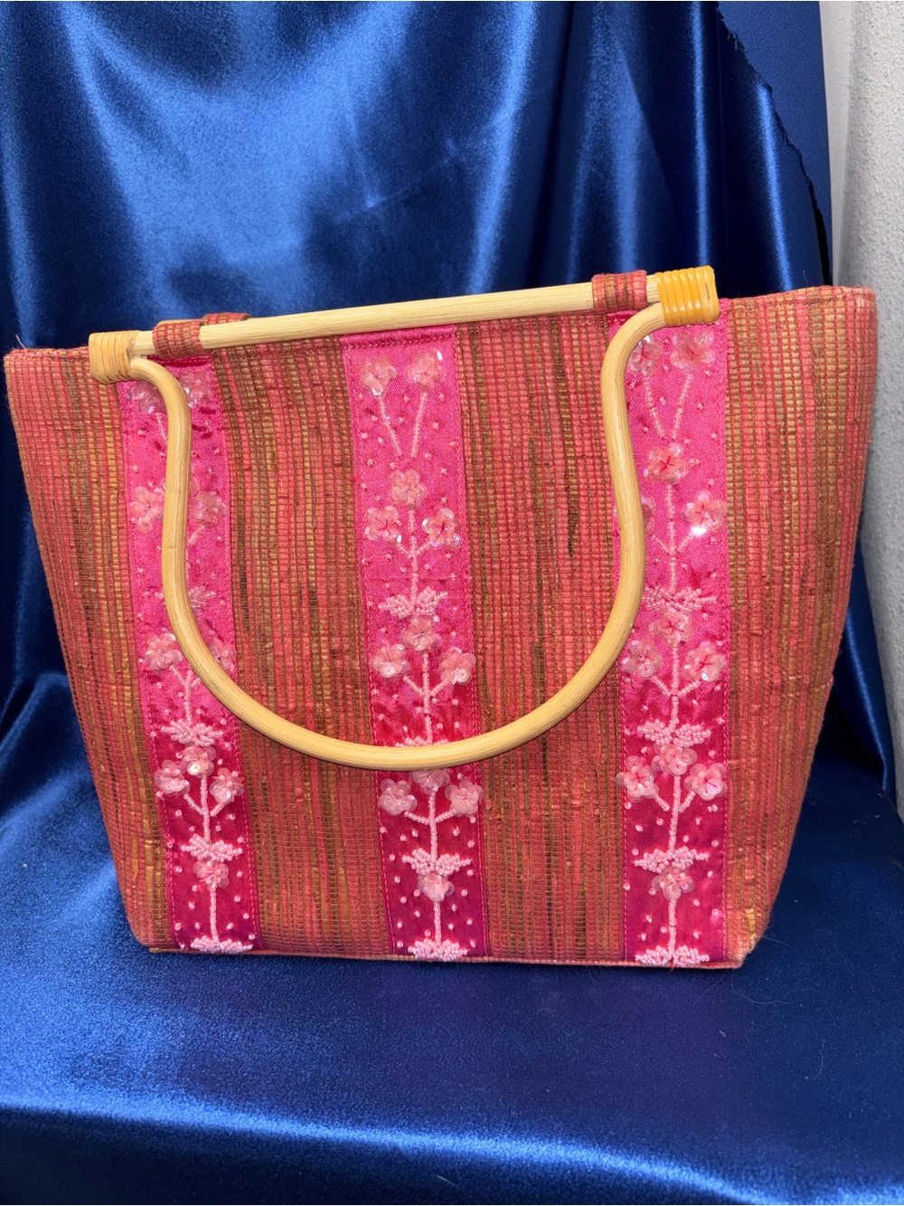 Vintage Woven Straw Floral Beaded Sequin Tote Bag with Wood Handles